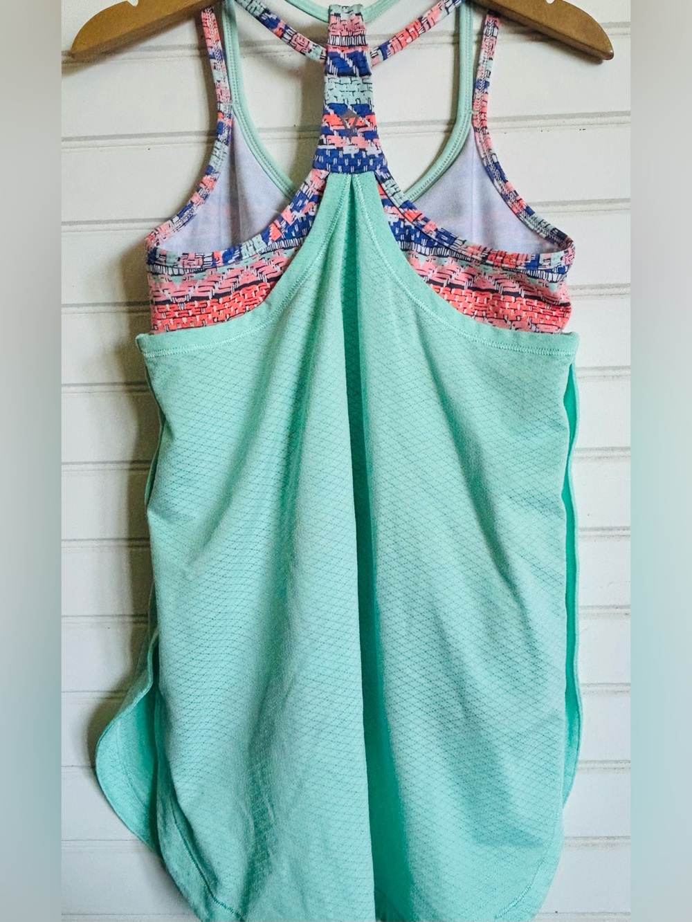 IVIVVA by LULULEMON girls size 8 tank top